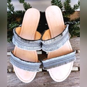 NWOT LC Gray Fringe Double Strap Slips On Sandals, Size 8